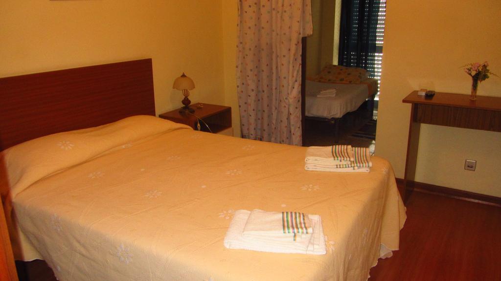 Residencial Martinho Hotel Lousa  Luaran gambar